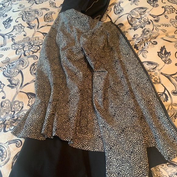 Size 6 Lululemon Jacket EUC - Picture 6 of 6